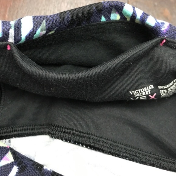 VS Knockout By Victoria Sport Tight in Aztec - Picture 7 of 8